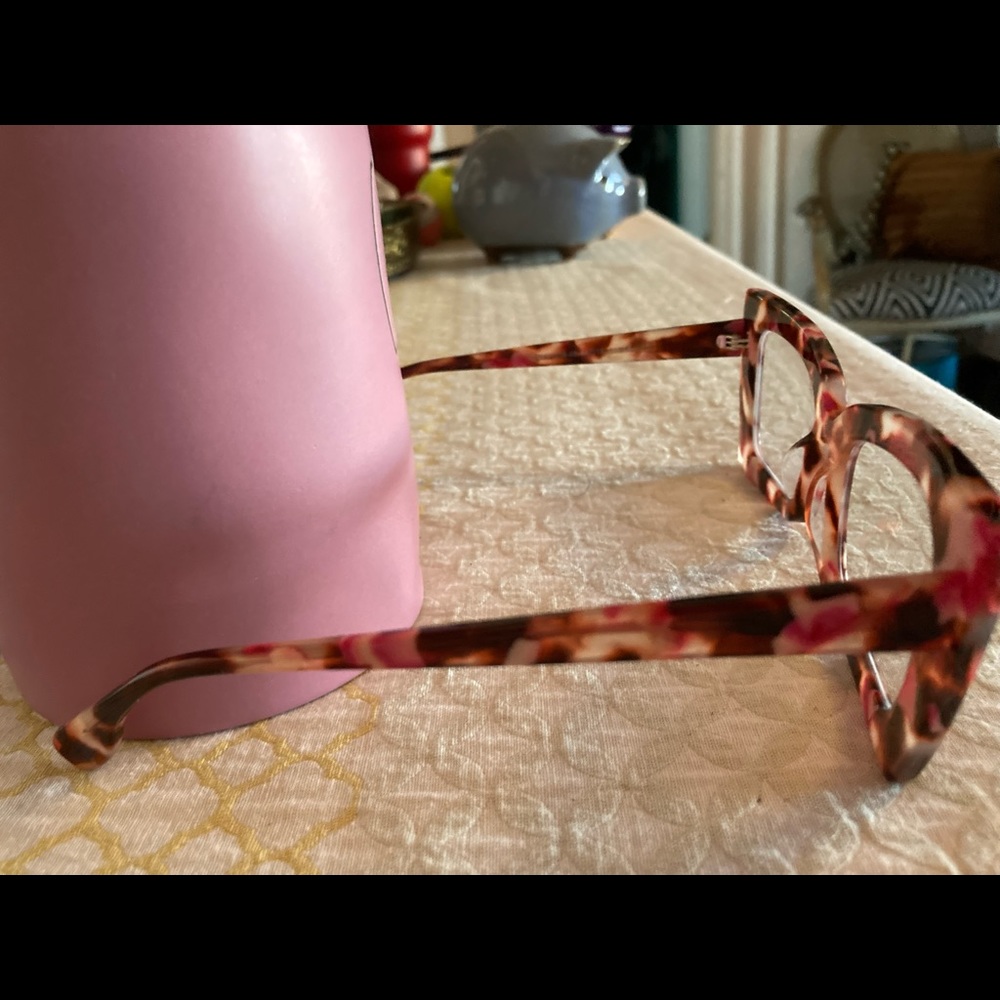 Red And Pink Tortoiseshell Frames.! - image 3